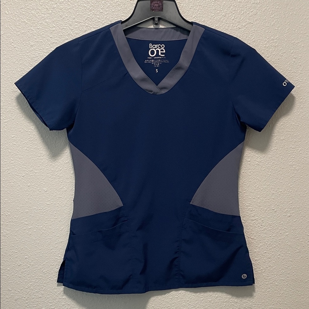 Barco Uniforms Women's Top in Navy and Gray